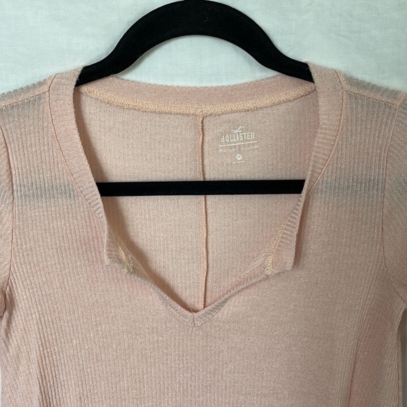 Hollister Shirt Size XS - Picture 2 of 6
